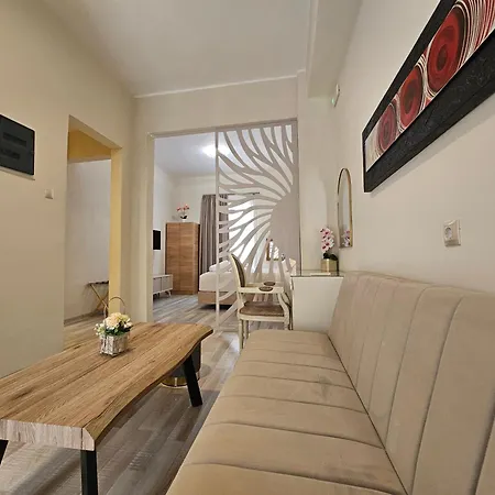 מלון דירות Golden Center Rhodes City